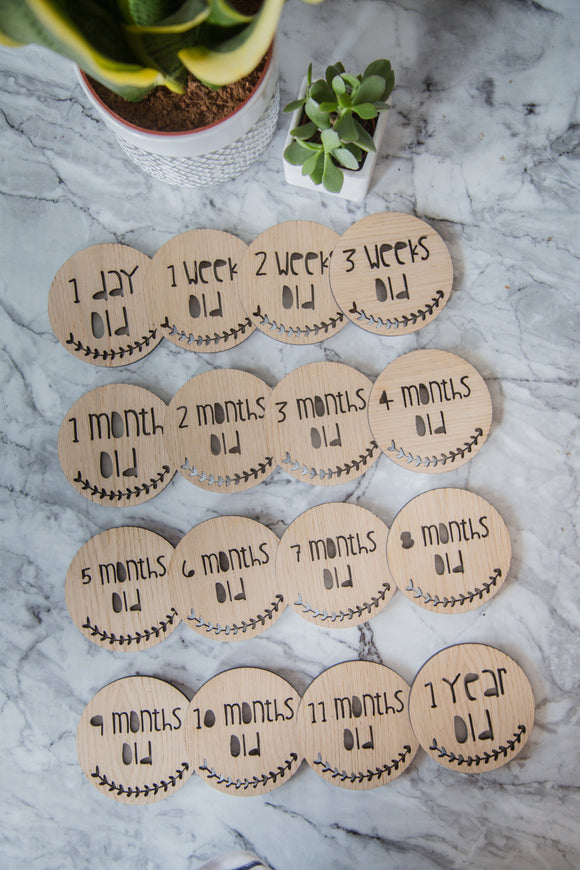 Baby Milestone Disc Set of 16 - Baby Photo Markers